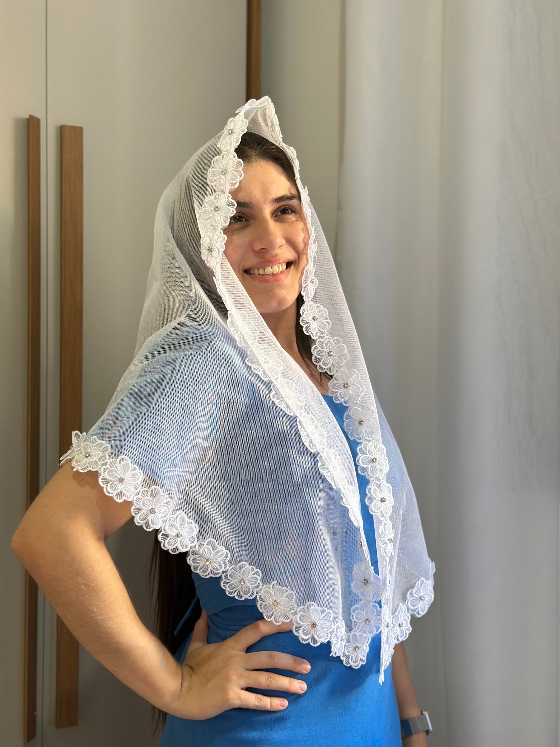 Véu CCB, em Guipir 3D de flor - Sofia