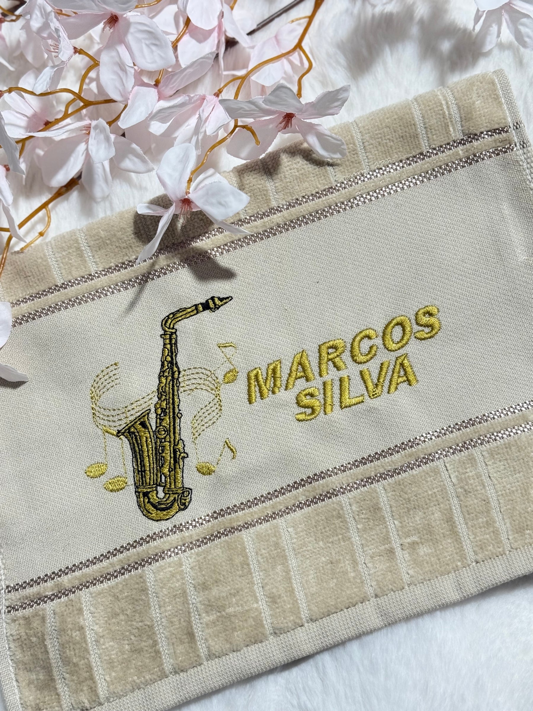 Toalhas Bordadas para Músicos CCB - Modelo Sax Alto