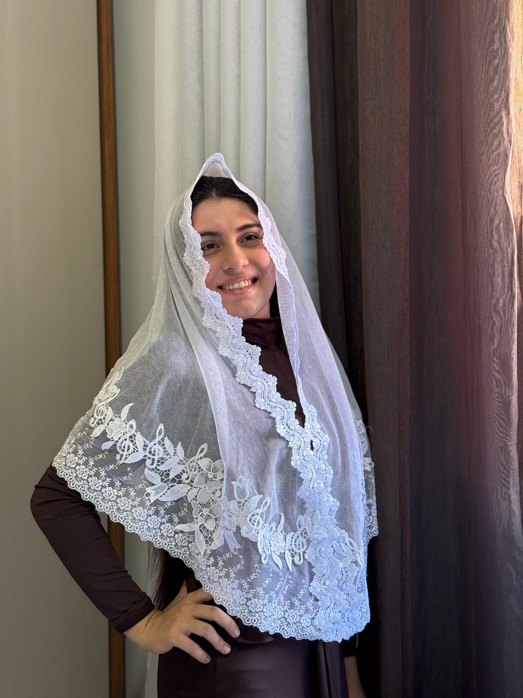 Véu CCB, Em apliques de notas musicais - Andressa