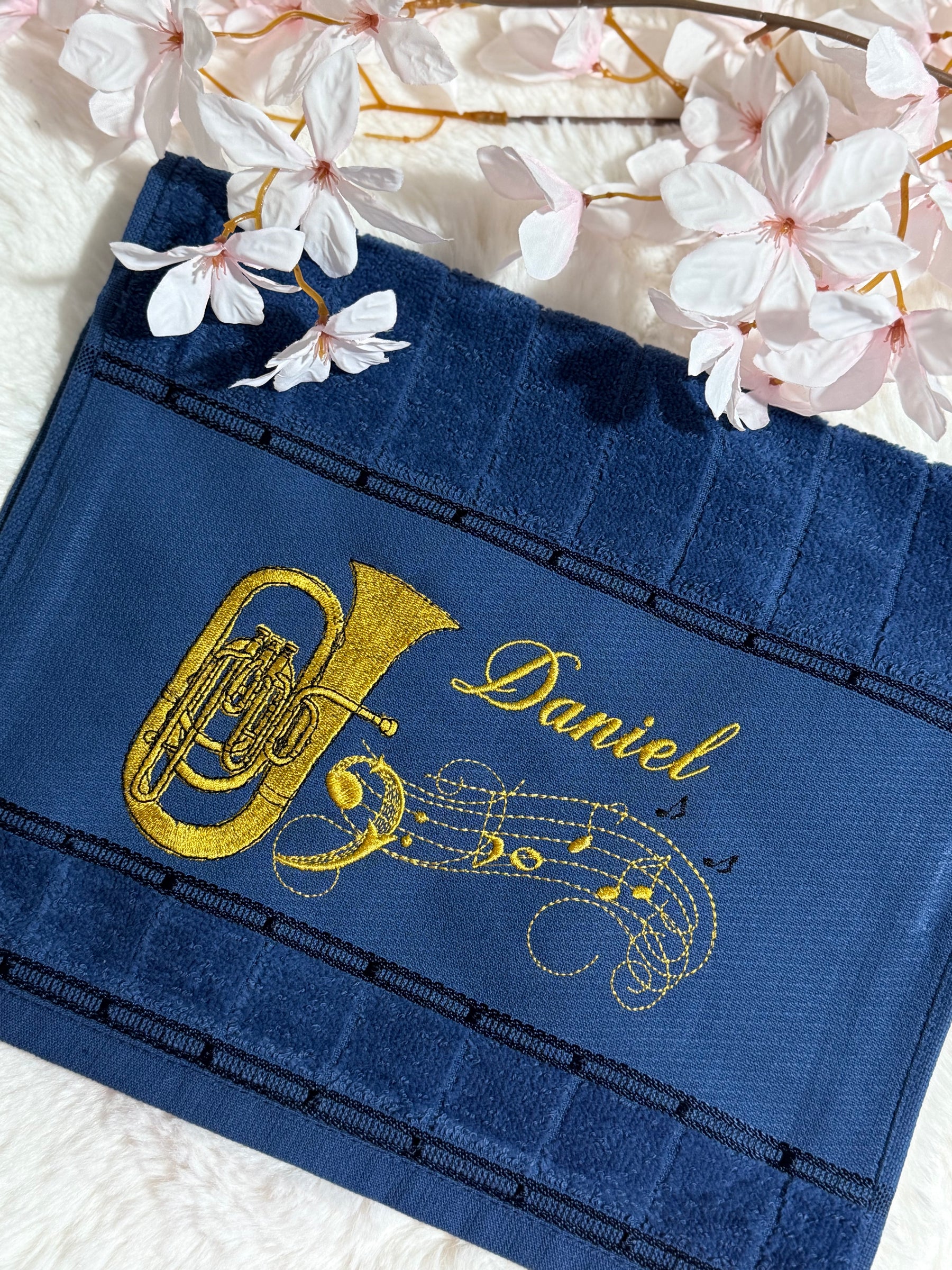 Toalhas Bordadas para Músicos CCB - Modelo Bombardino