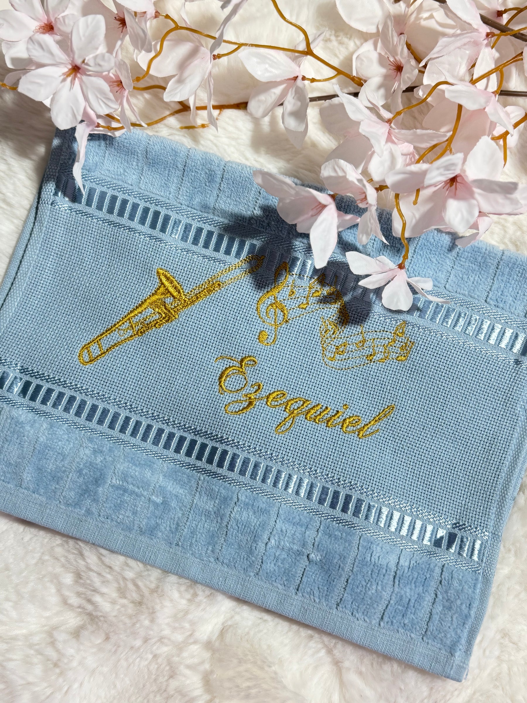 Toalhas Bordadas para Músicos CCB - Modelo Trombones