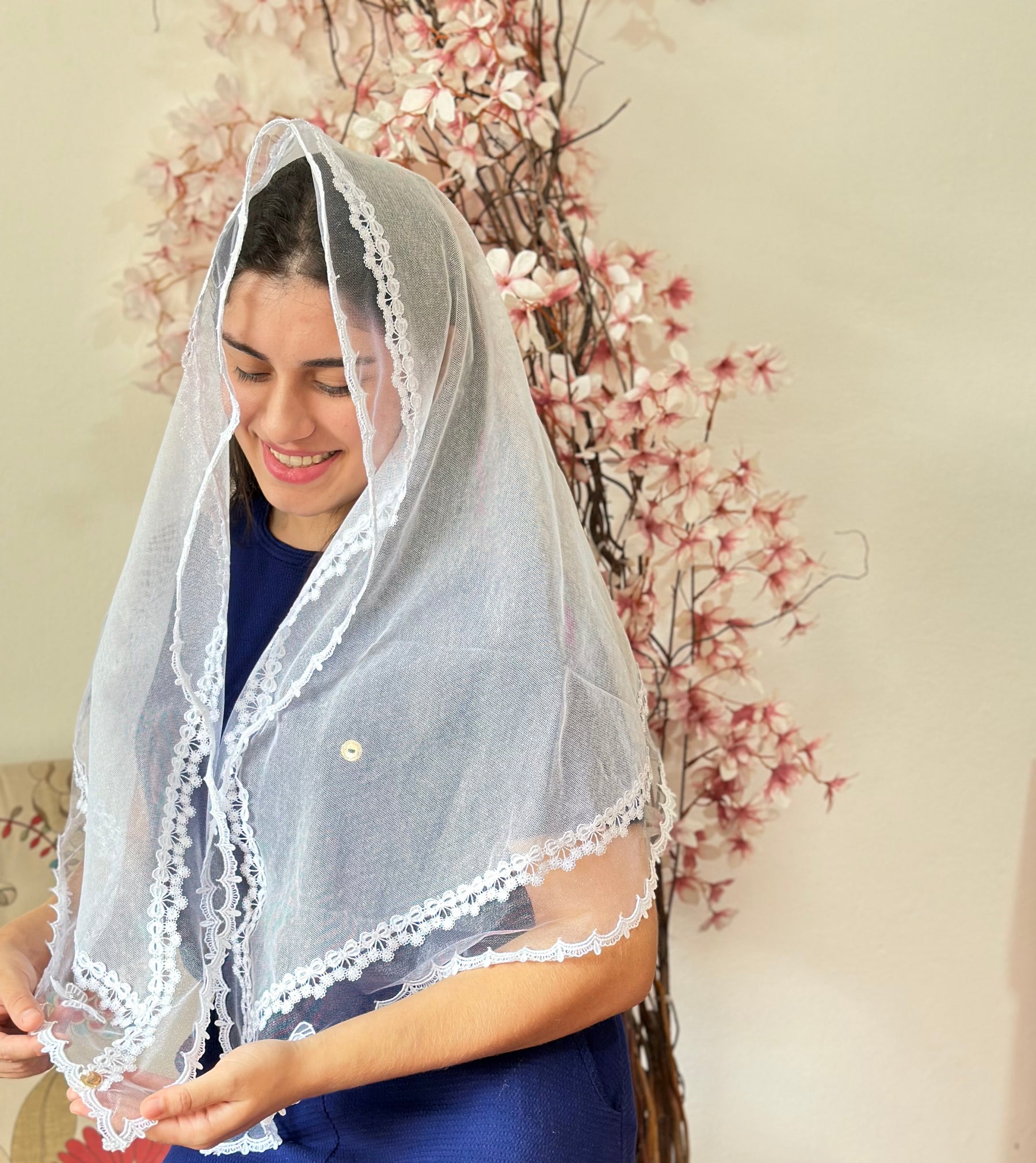 Véu CCB, com entremeio francês e guipir de laços - Tassia