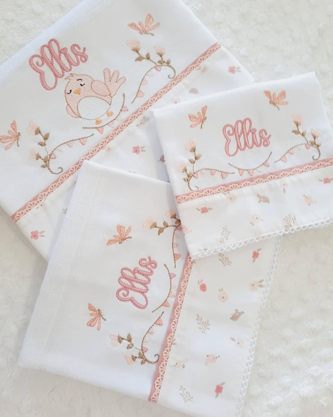 Fraldas Bebê Bordadas Feminino - Personalize (Escolha o seu bordado)