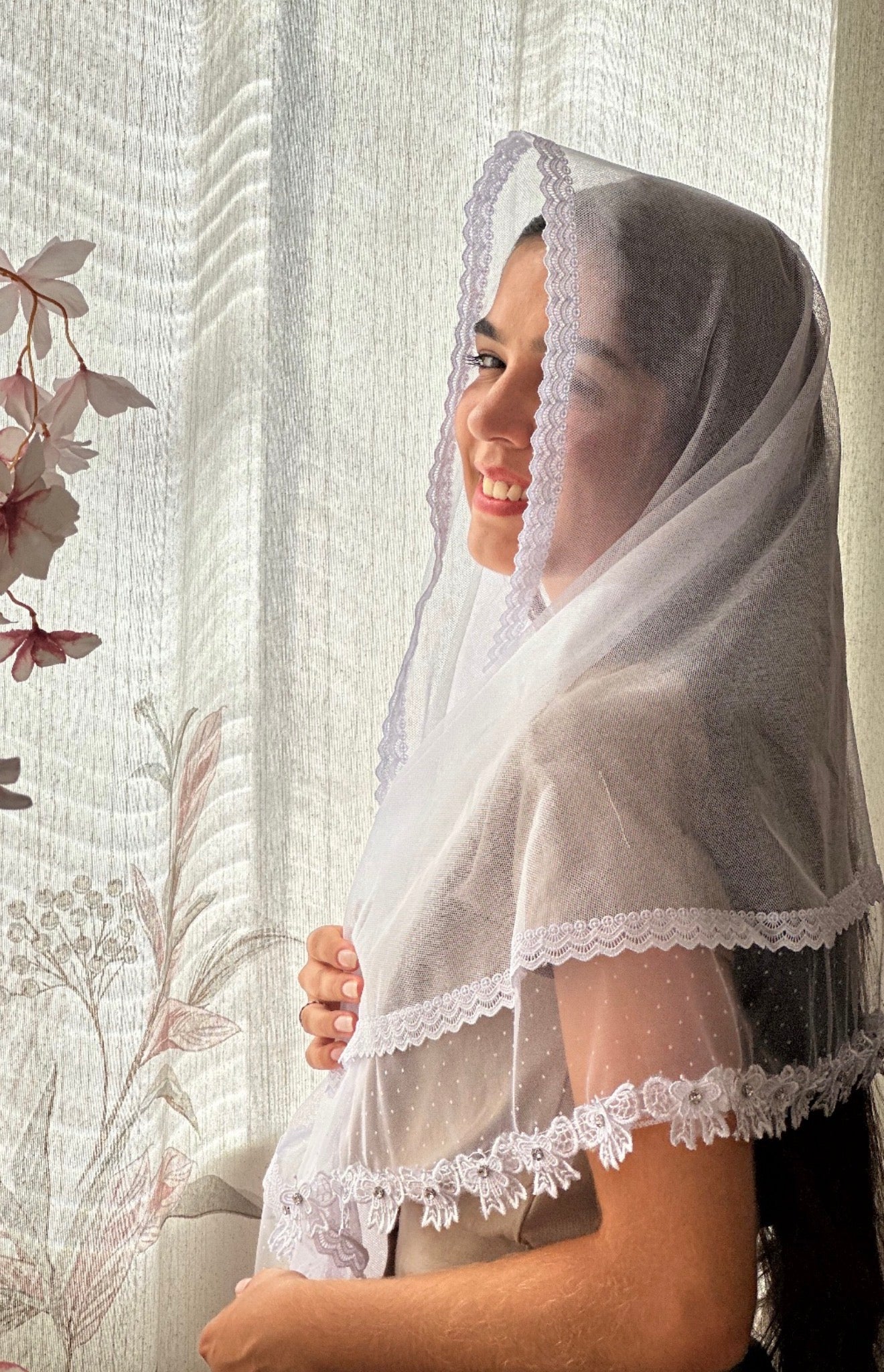 Véu CCB, Com guipir em 3D de laços e Entremeio de Poá - Helena