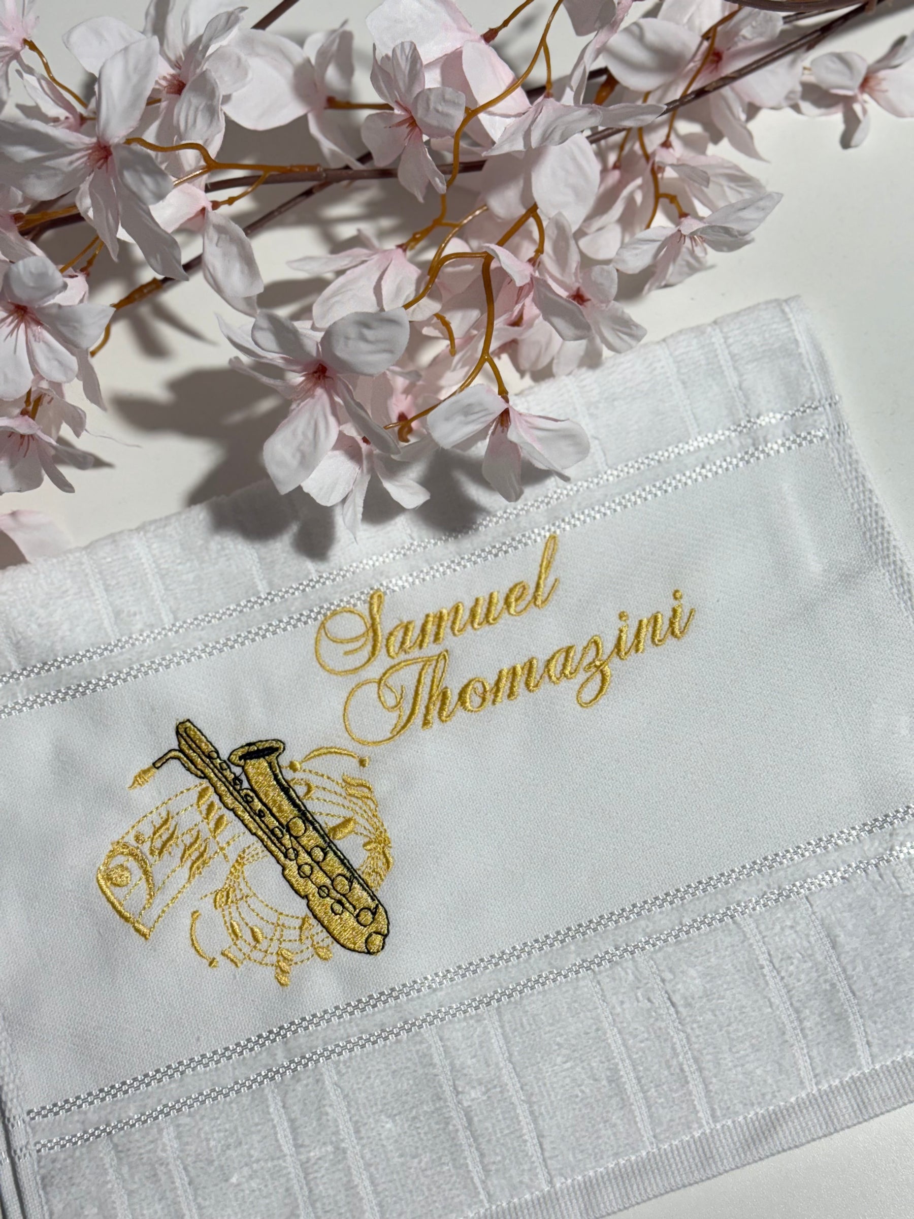 Toalhas Bordadas para Músicos CCB - Modelo Sax Barítono