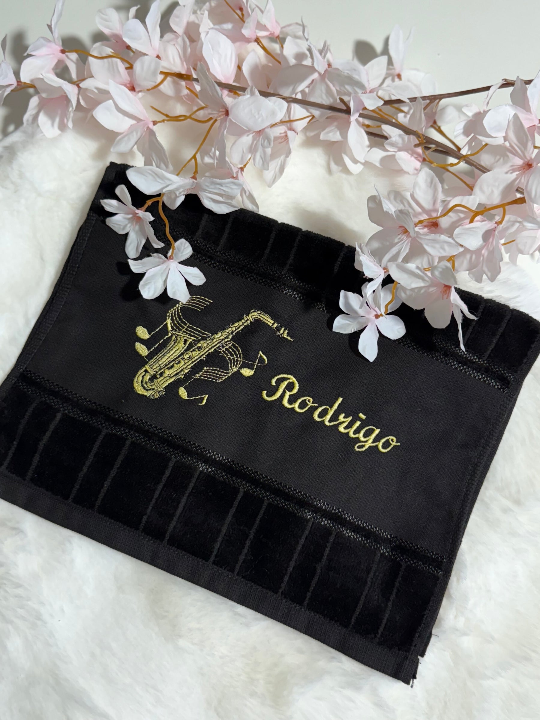 Toalhas Bordadas para Músicos CCB - Modelo Sax Alto