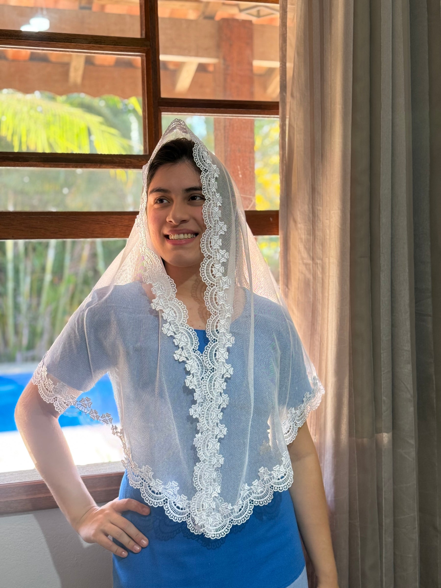 Véu CCB, Guipir delicado com detalhes de flores - Zay