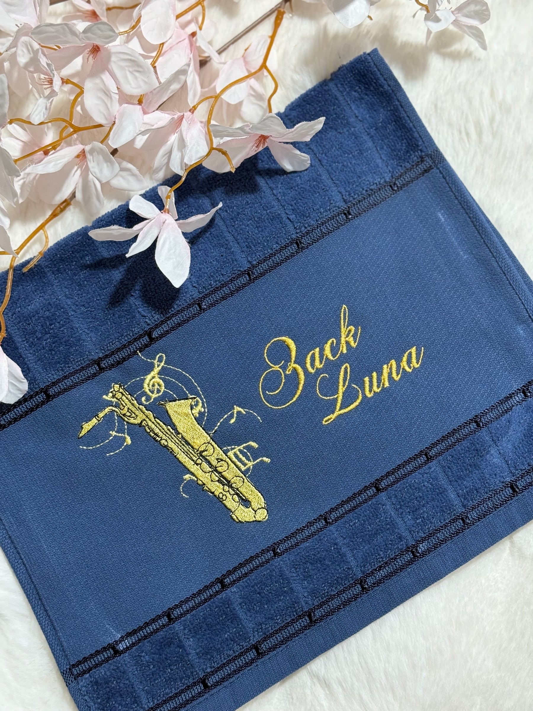 Toalhas Bordadas para Músicos CCB - Modelo Sax Barítono