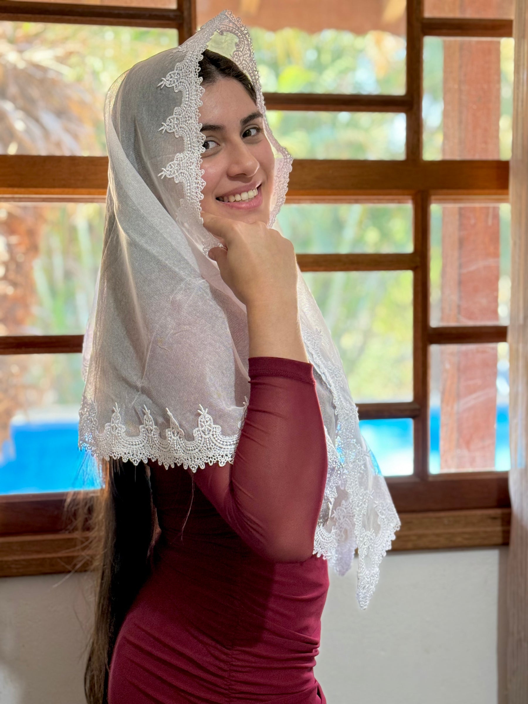 Véu CCB, em tule de algodão, com um Guipir delicado - Eloísa