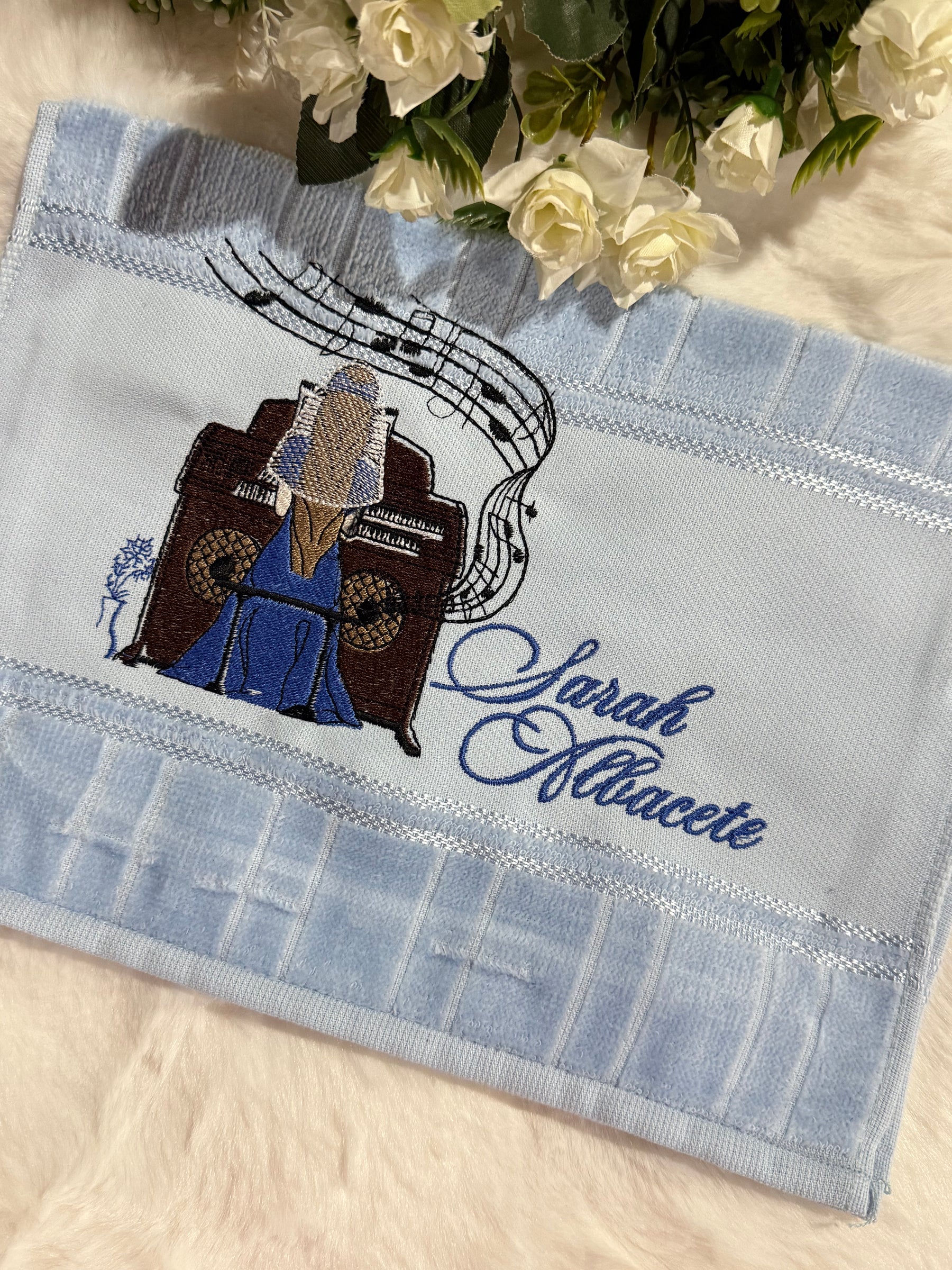 Toalhas Bordadas para Musicistas CCB - Modelo Órgão