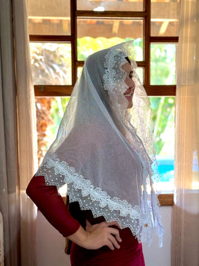 Véu CCB, Com guipir largo flores e bolinhas - Leidi