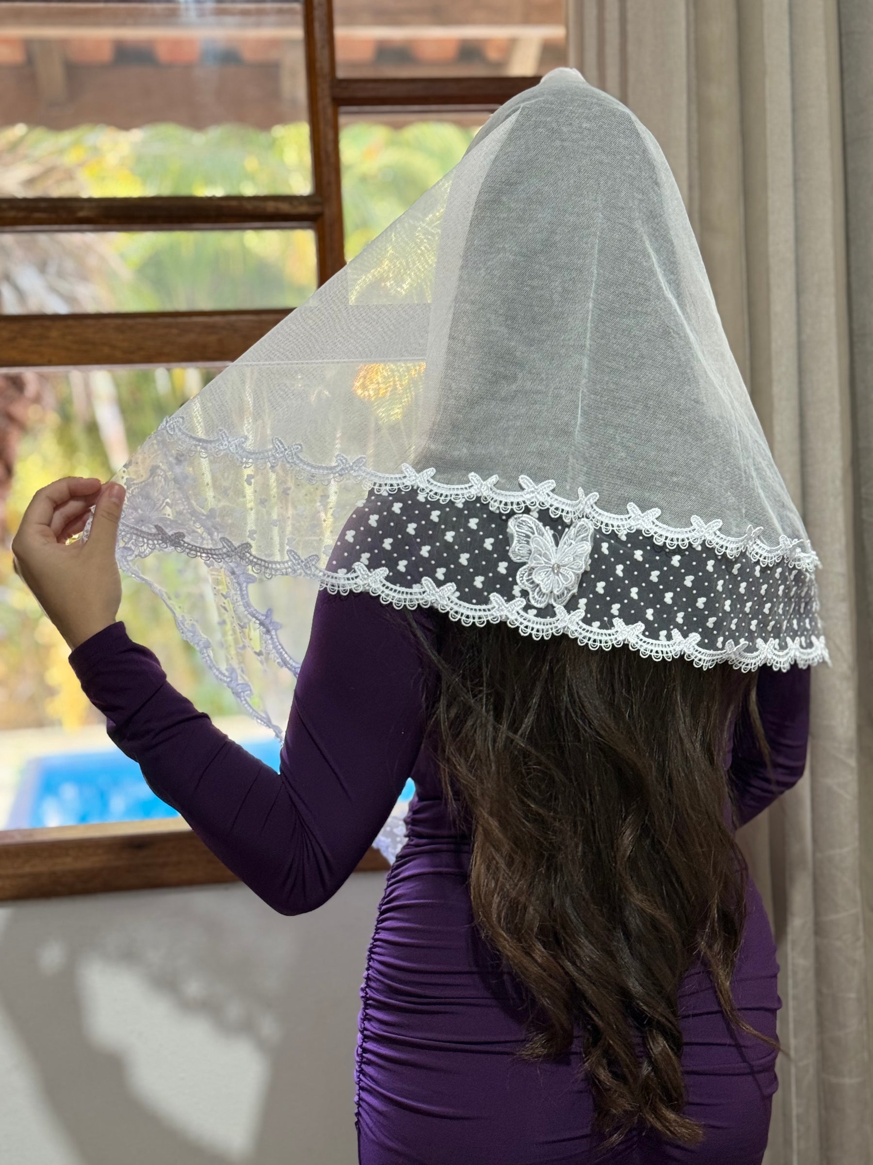 Véu CCB,com entremeio de Poá, Com borboletas - Elloa