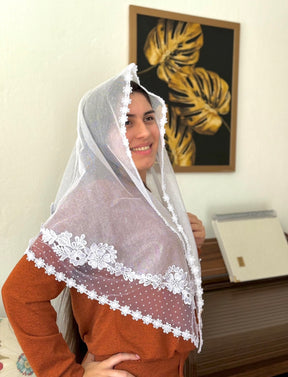 Véu CCB, com entremeio de Poá - Jordana