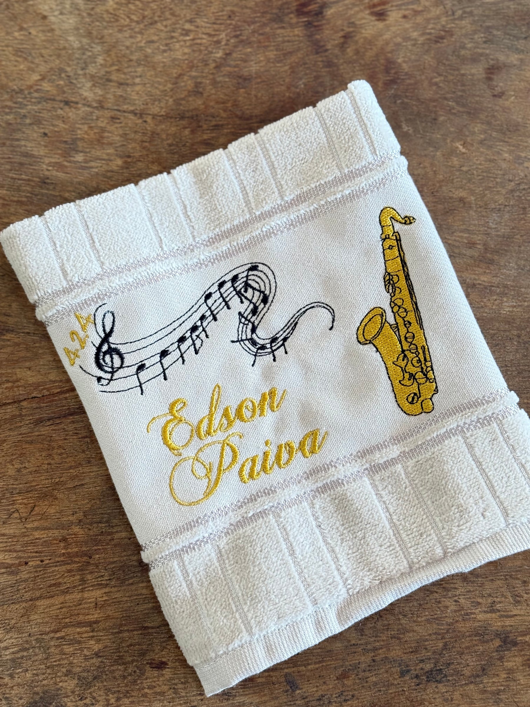Toalhas Bordadas para Músicos CCB - Modelo Sax Tenor