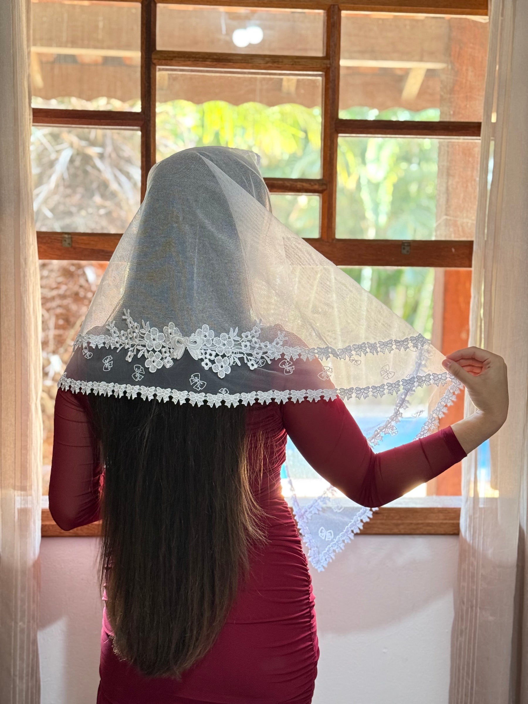 Véu CCB, com entremeio e aplique nas costas de laços - Suellen