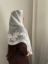 Véu CCB, com apliques de notas musicais - Giovanna