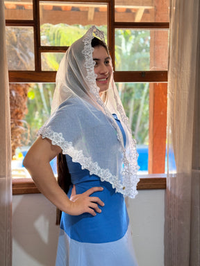 Véu CCB, em guipir de flores em 3D delicado - Hatali