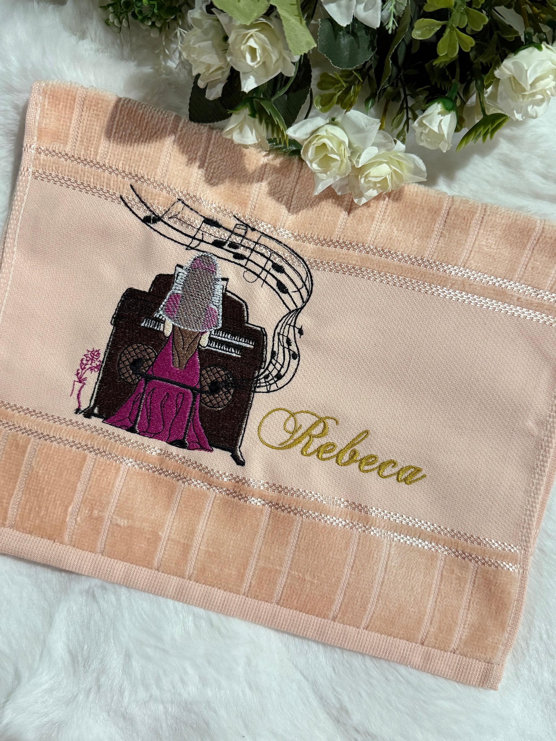 Toalhas Bordadas para Musicistas CCB - Modelo Órgão