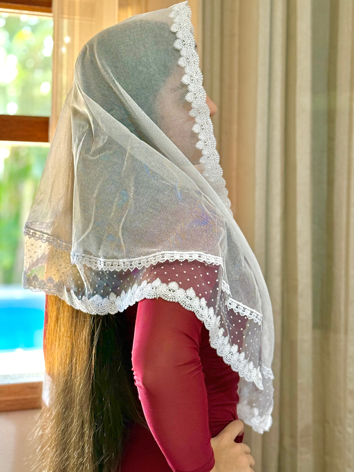 Véu CCB, com entremeio Poá de bolinhas e combinações de coração - Samira