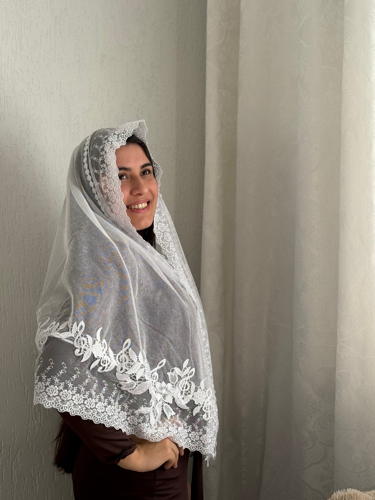 Véu CCB, com apliques de notas musicais - Giovanna