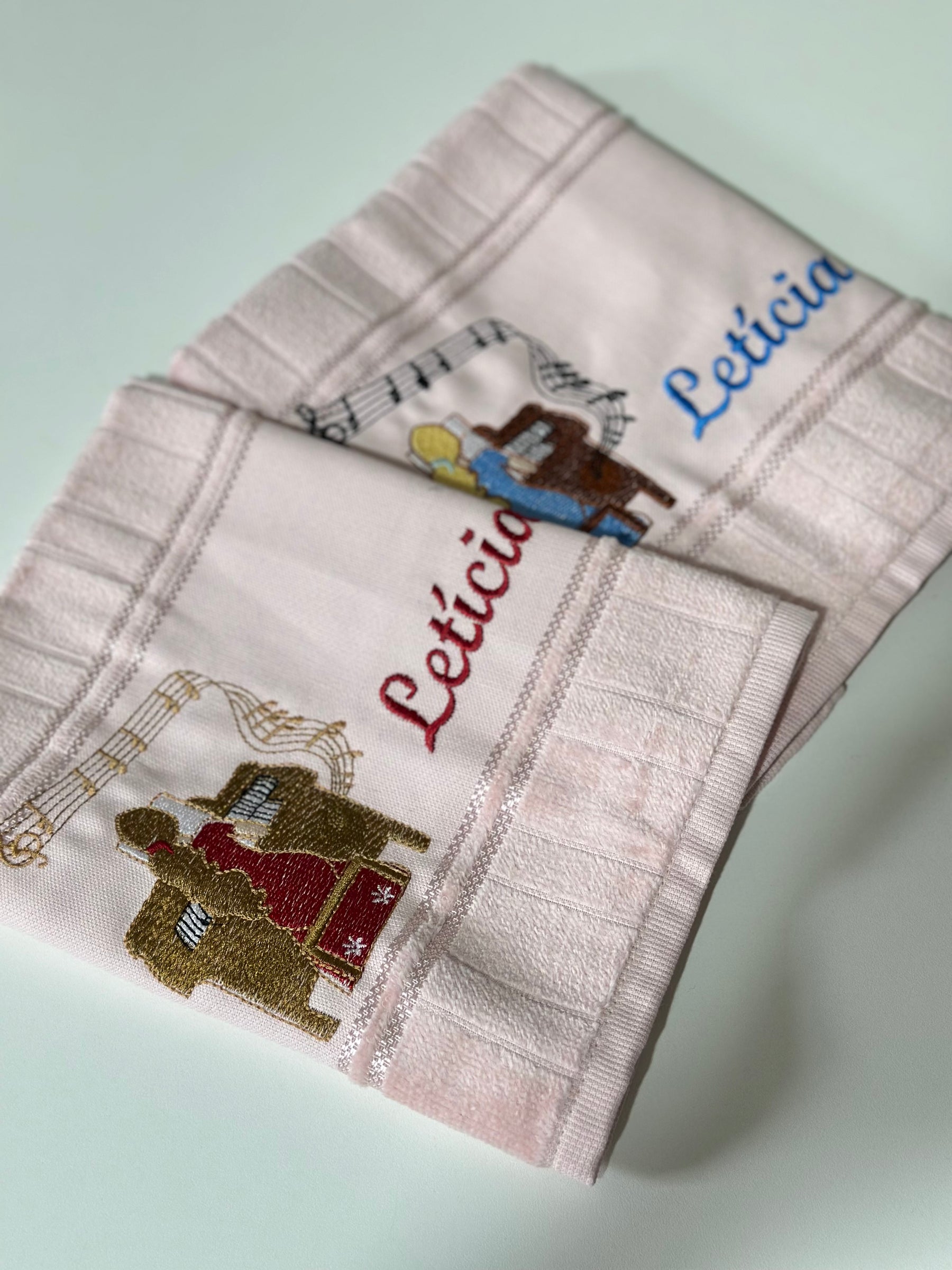 Toalhas Bordadas para Musicistas CCB - Modelo Órgão