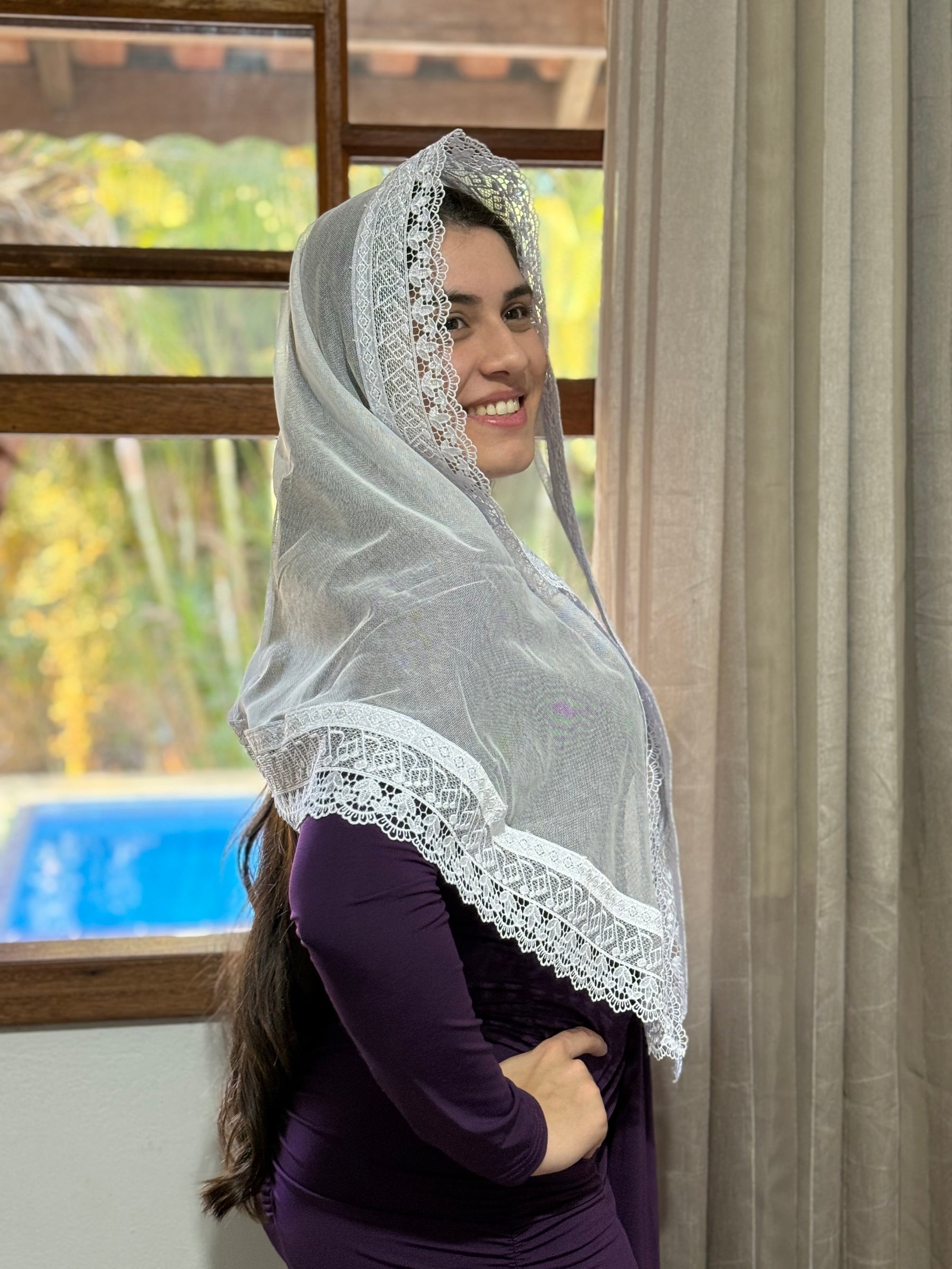 Véu CCB, em tule de algodão, Com notas musicais - Carol