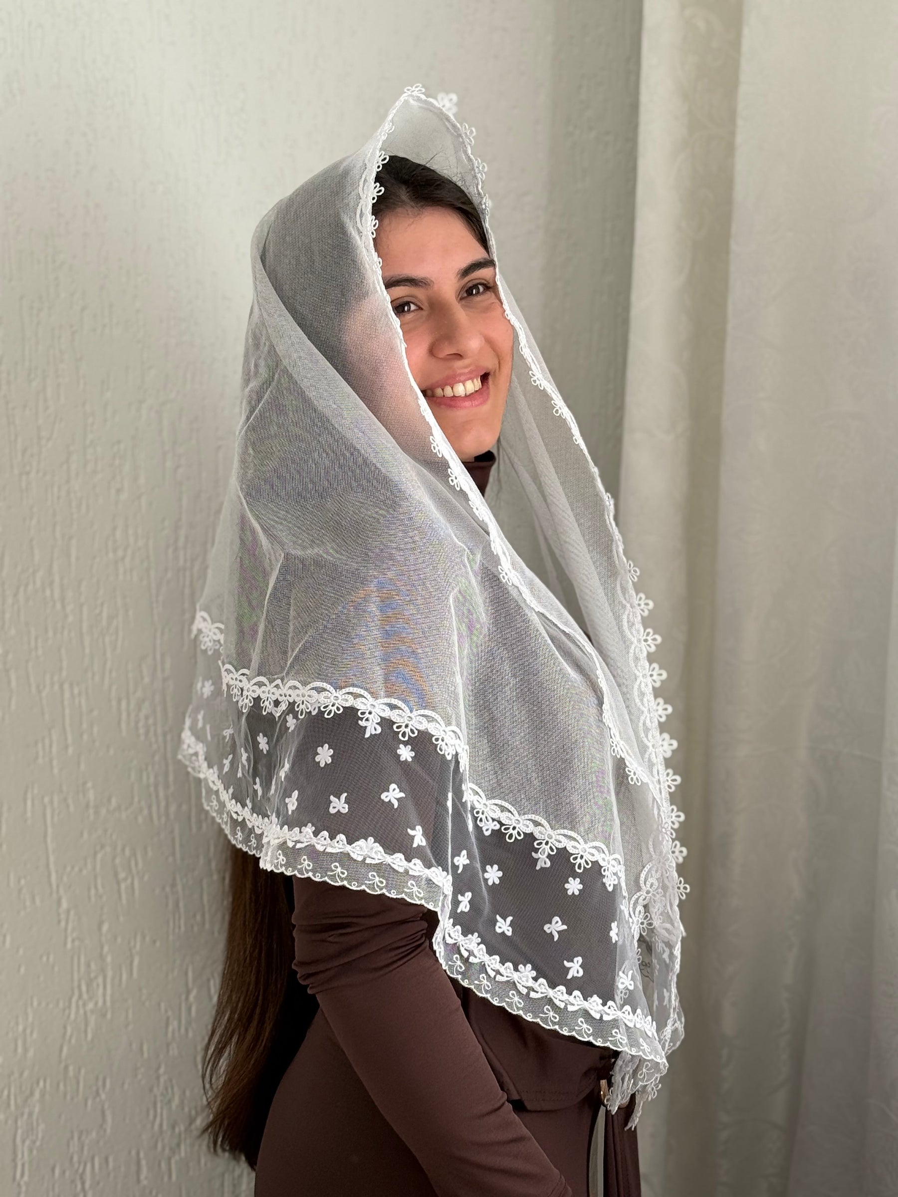 Véu CCB, com entremeio de laços e guipir de laços - Nilsa