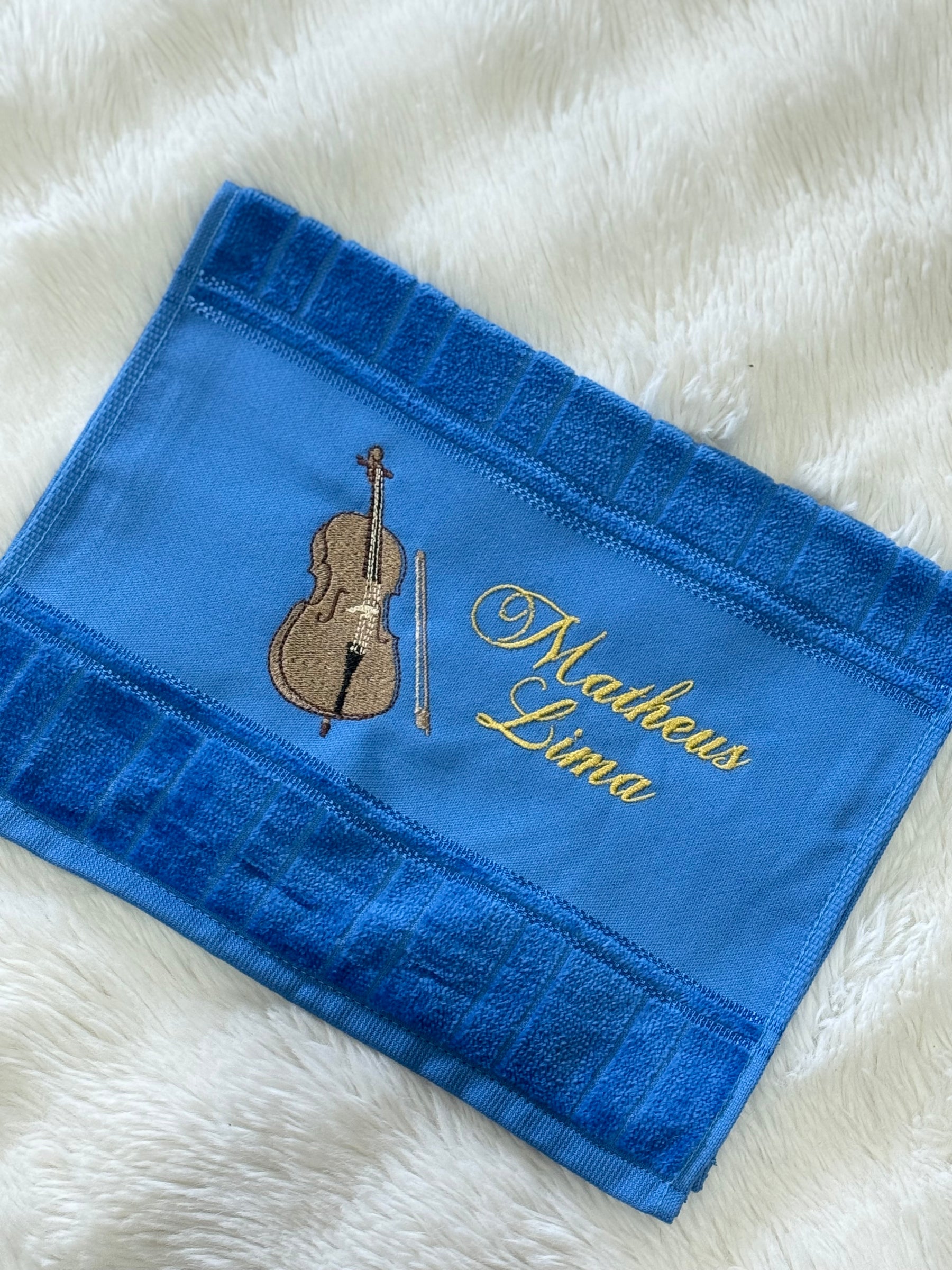Toalhas Bordadas para Músicos CCB - Modelo Violoncelo