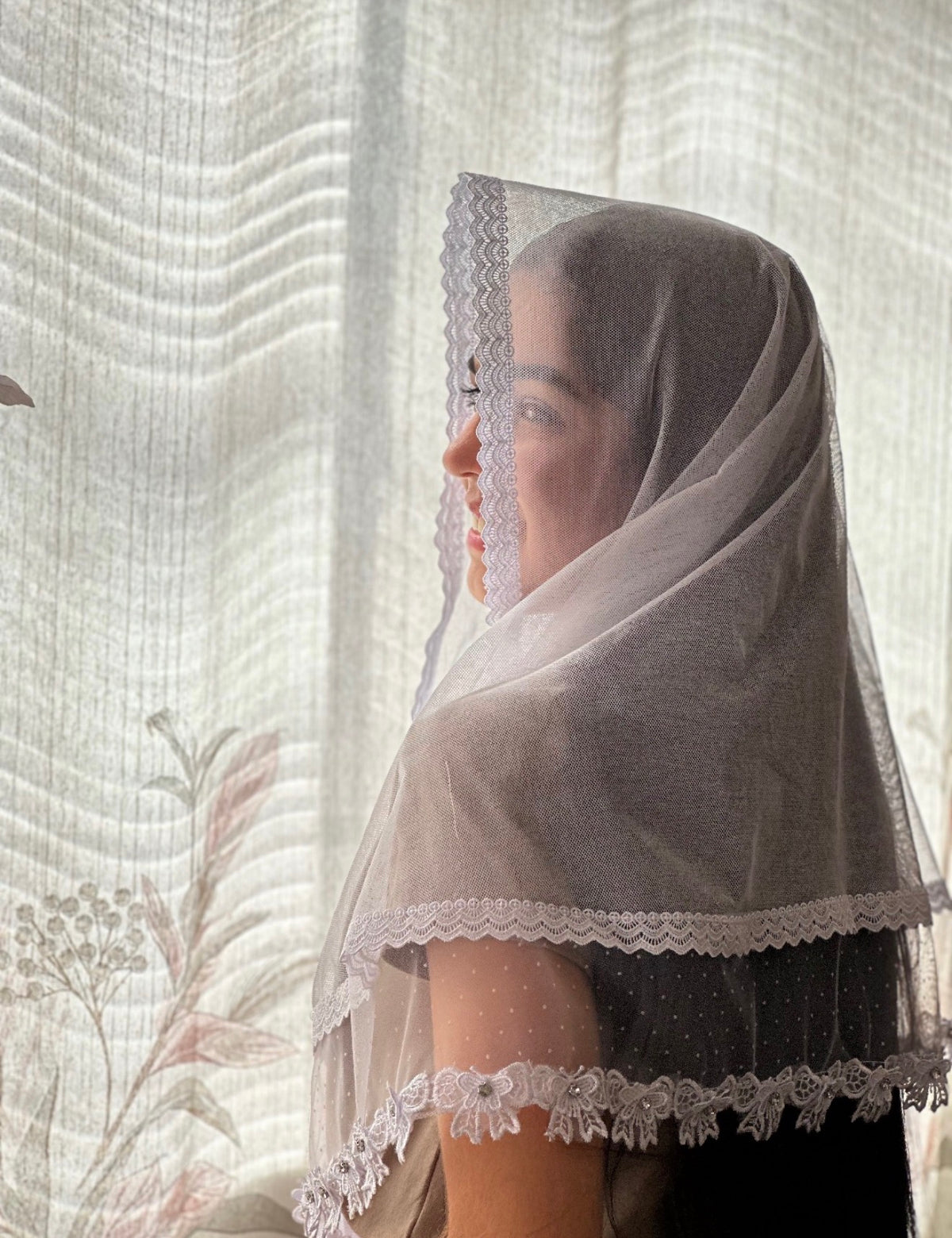 Véu CCB, Com guipir em 3D de laços e Entremeio de Poá - Helena