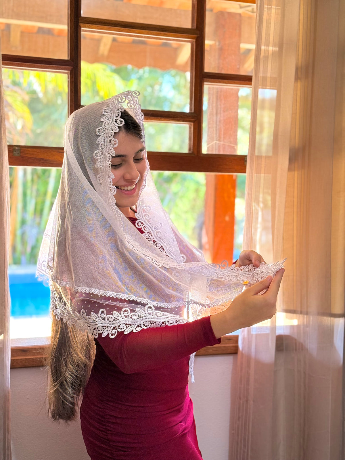 Véu CCB, com entremeio de Poá com Guipir médio - Preciosa