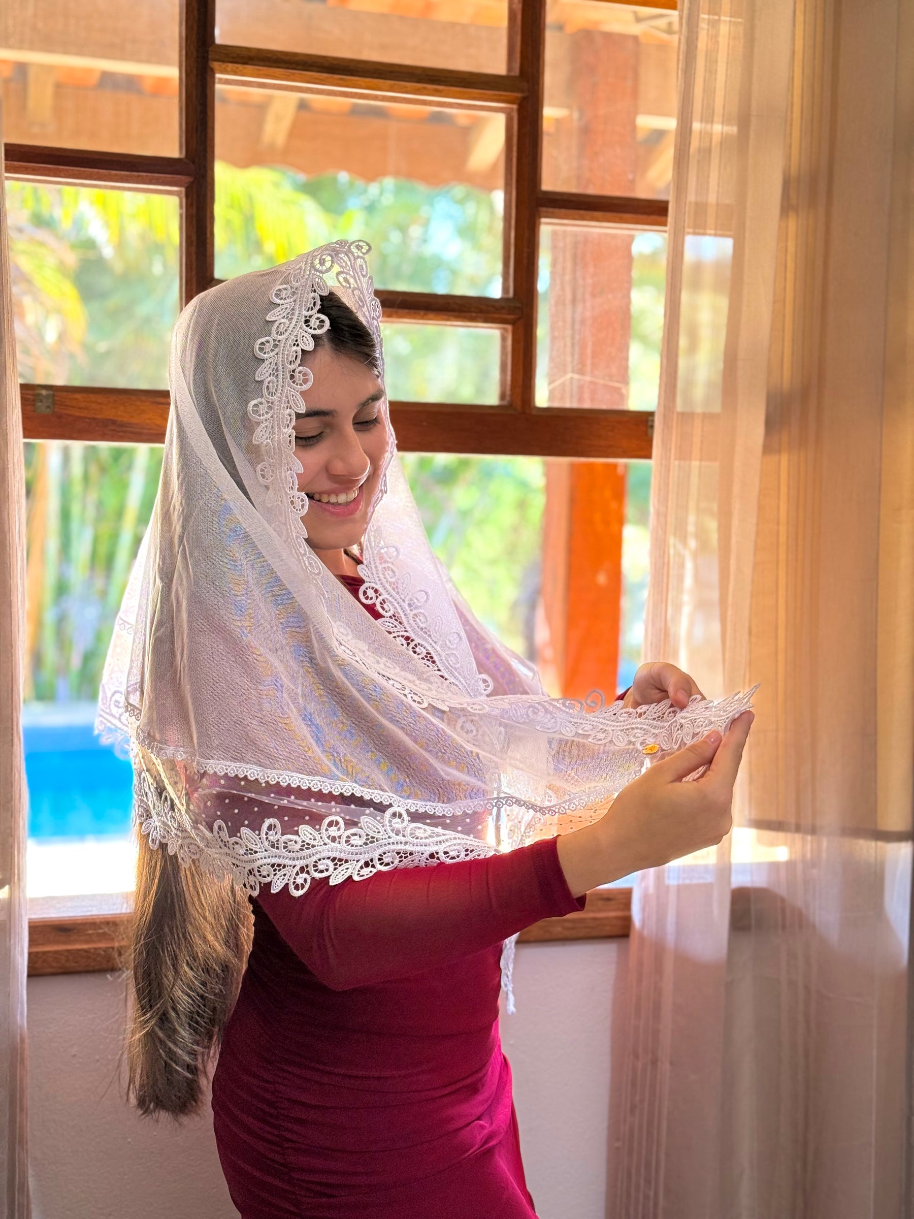 Véu CCB, com entremeio de Poá com Guipir médio - Preciosa