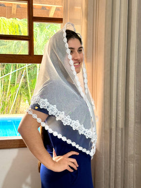 Véu CCB, com entremeio francês com Guipir de flores em 3D - Sarah