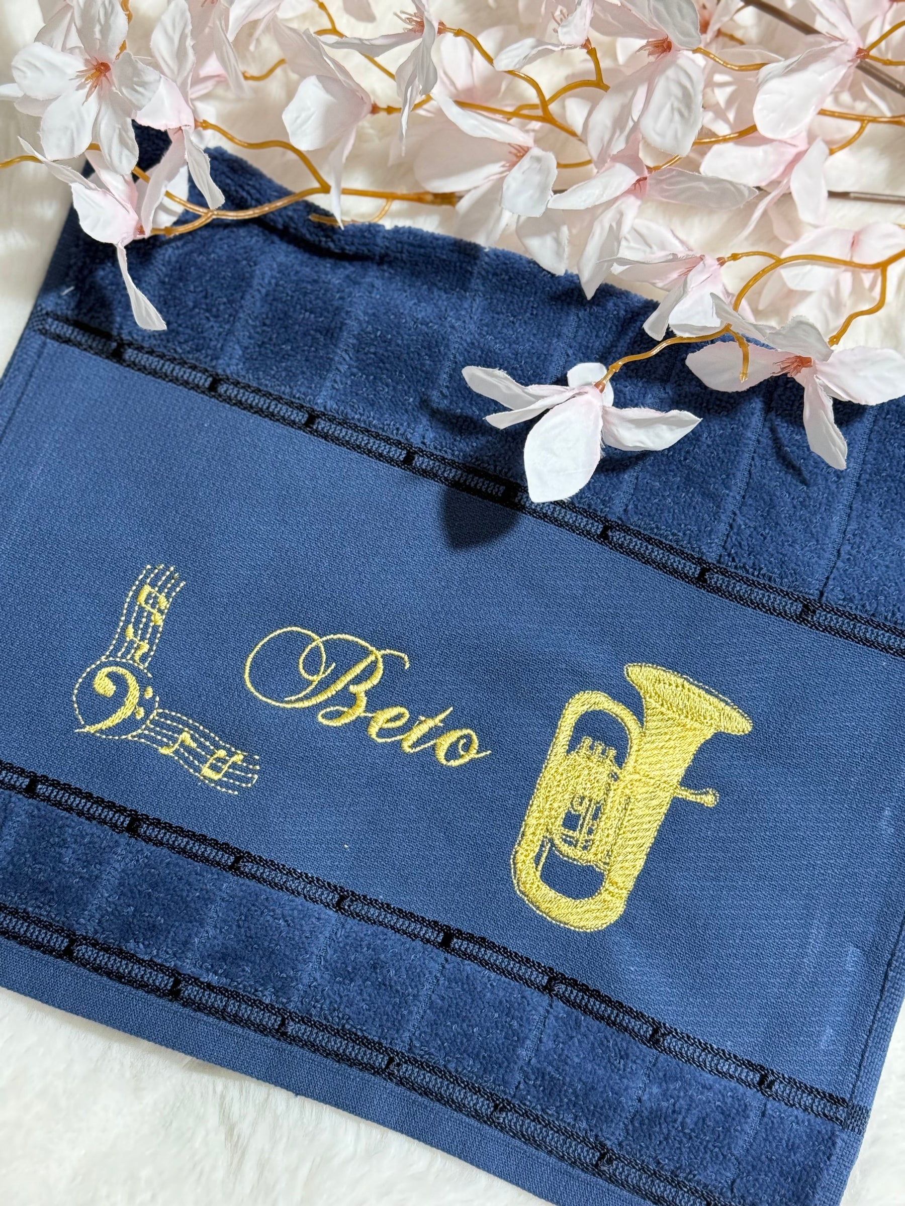 Toalhas Bordadas para Músicos CCB - Modelo Bombardino