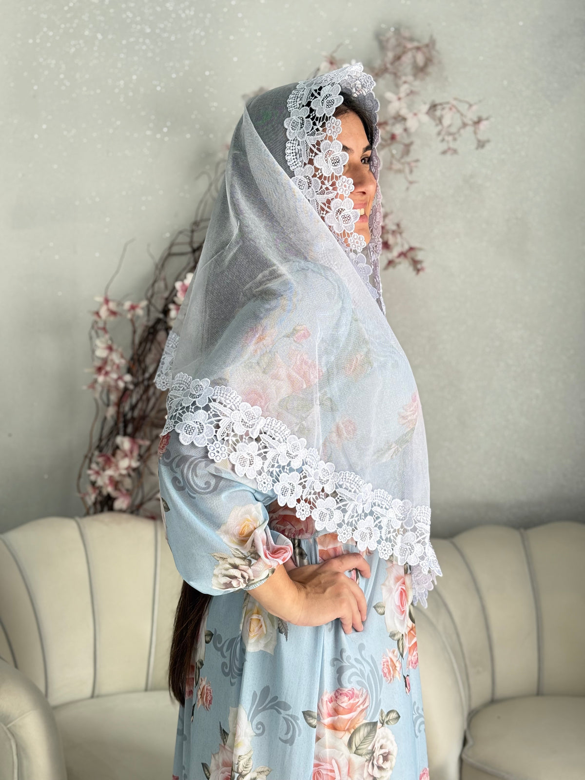 Véu CCB, em guipir largo de flores - Serena