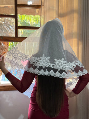 Véu CCB, com apliques no entremeio de flores - Sol